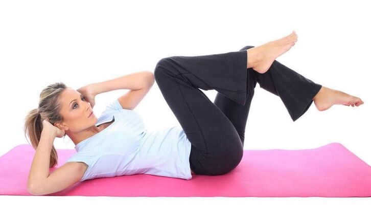 Ejercicio de abdominales oblicuos para bajar de peso.